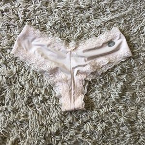 Gap Body cheeky underwear